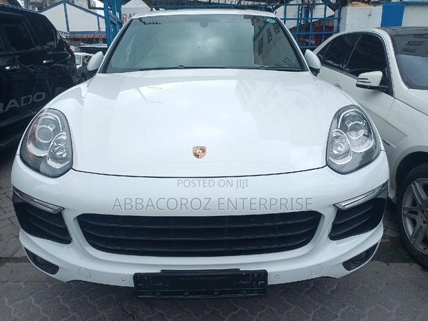 Porsche Cayenne 2016 White