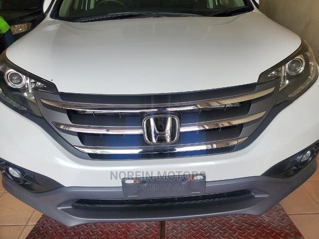 Off-White 2014 Honda CR-V: Discover Your Preferred Variant