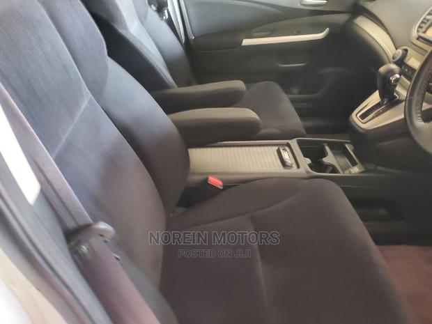 Off-White 2014 Honda CR-V: Discover Your Preferred Variant