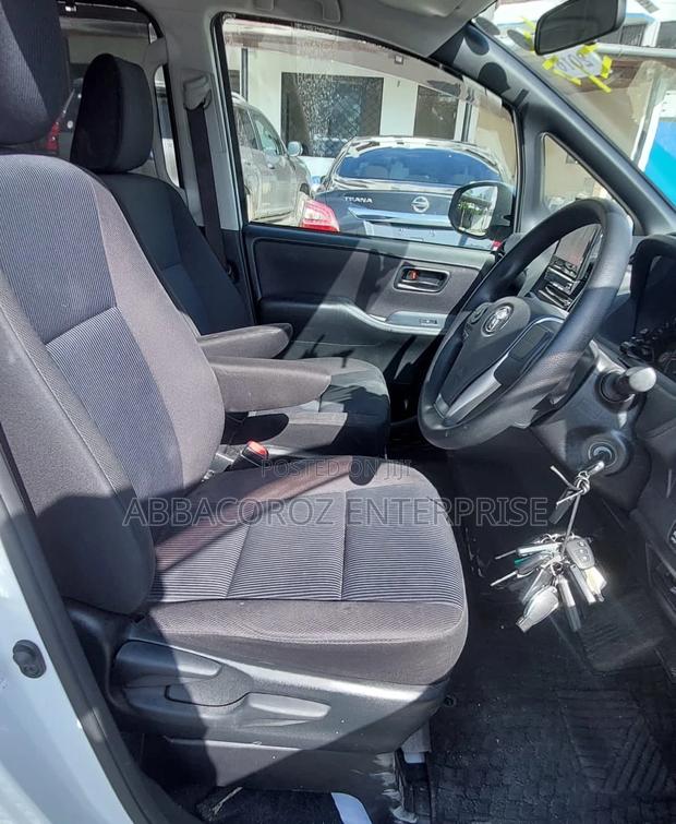 Toyota Voxy 2016 White