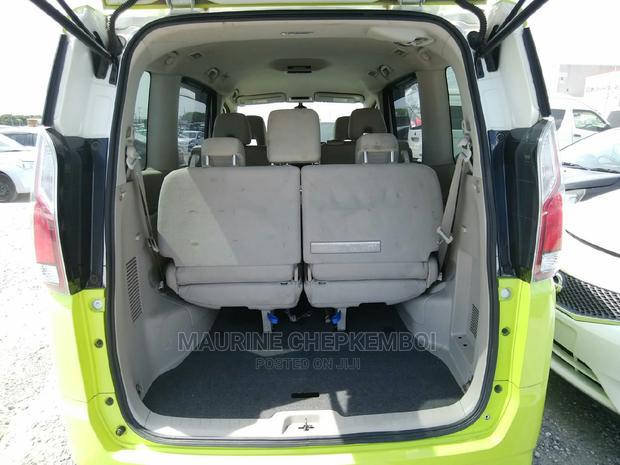 Nissan Serena 2017 Green