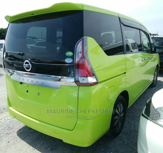Nissan Serena 2017 Green