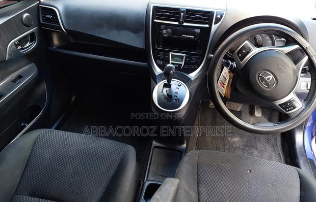 Toyota Ractis 1.5 AWD 2015 Blue