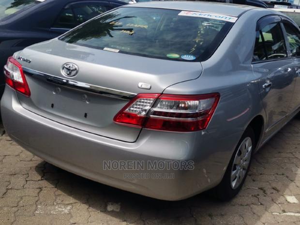 2016 Toyota Premio Silver - Affordable, Four-Door Sedan with Excellent Features