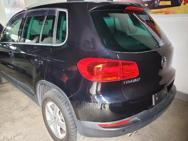 Blue 2016 Tiguan: Volkswagen's Compact Premium SUV