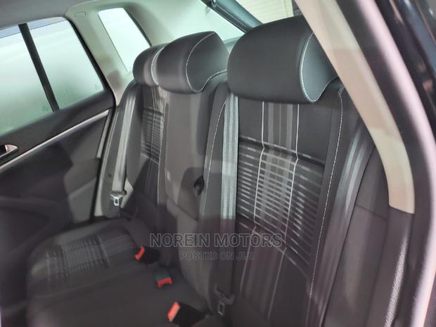 Blue 2016 Tiguan: Volkswagen's Compact Premium SUV