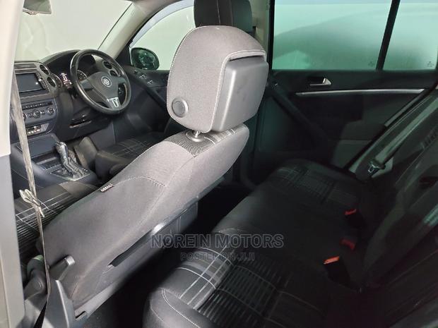 Blue 2016 Tiguan: Volkswagen's Compact Premium SUV