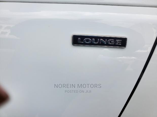 White Volkswagen Tiguan 2016 - Spacious Family Car