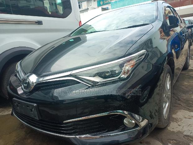 Toyota Auris 2016 Black