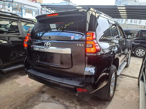 Black Toyota Land Cruiser Prado - 2018 Model