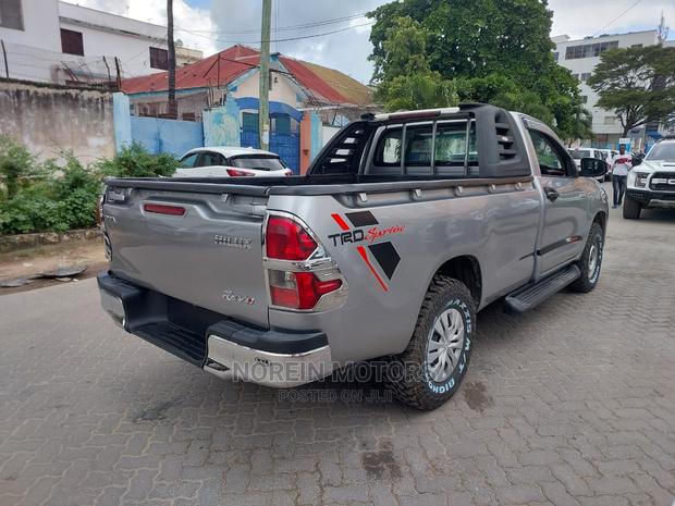 2016 Toyota Hilux Gray - Powerful and Reliable Truck