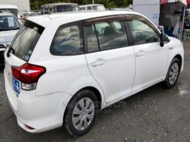 2016 White Toyota Corolla Fielder Used Vehicle