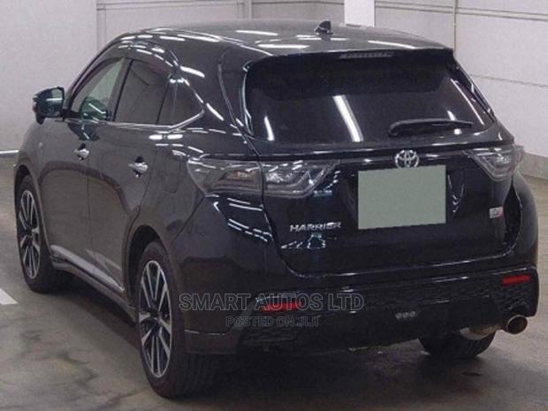 2016 Toyota Harrier in Black: Stylish SUV