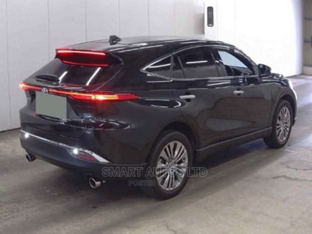 Black 2020 Toyota Harrier: Discover Your Journey