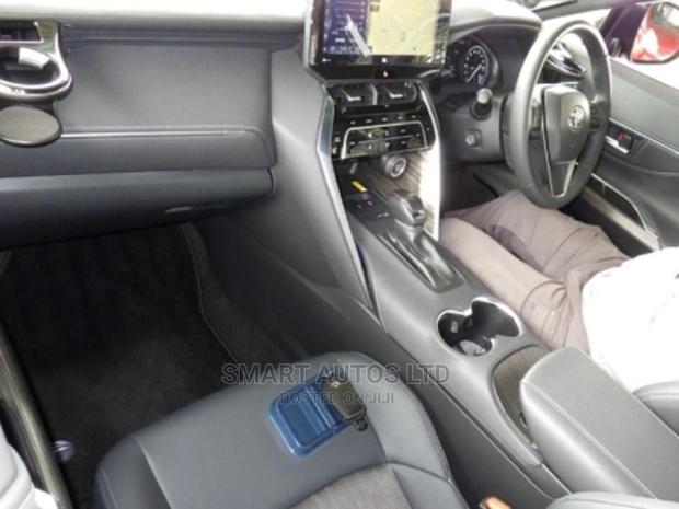 Black 2020 Toyota Harrier: Discover Your Journey