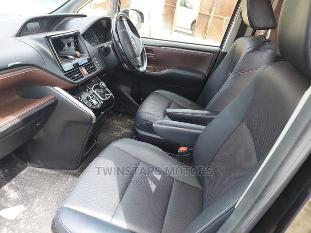 2017 Toyota Esquire Hybrid 7-Seater Black 1.8L FWD