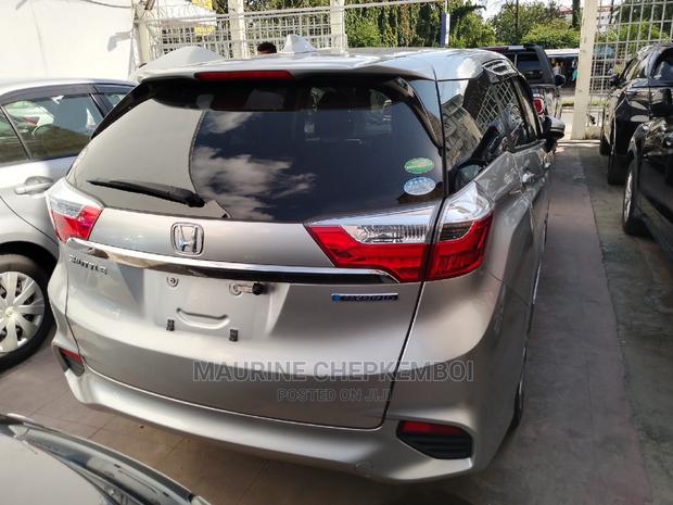 Honda Shuttle 2016 Silver