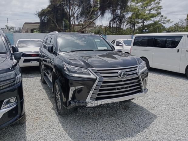 Luxury Black 2016 Lexus LX 570: Powerful and Elegant SUV for Sale