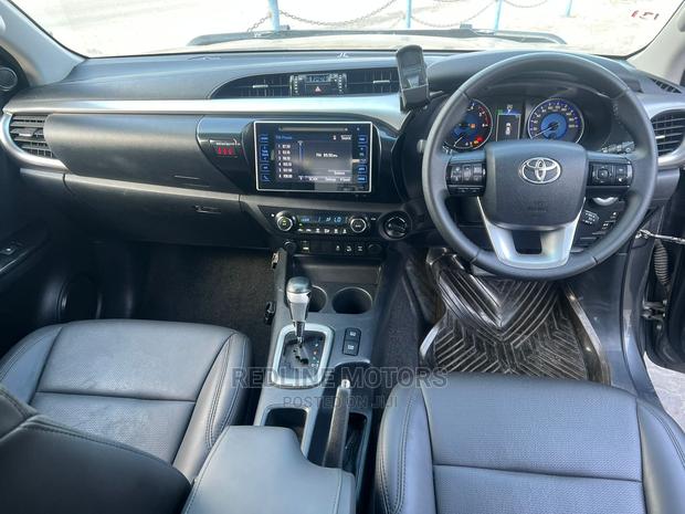 Black 2017 Toyota Hilux: Strong, Stylish, and Ready for Adventure!