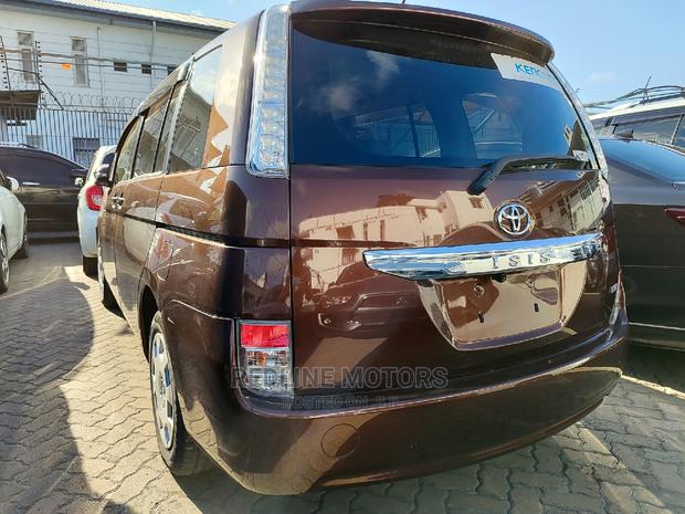 2016 Toyota ISIS 1.8L G-edition 4WD Brown - Pre-owned Luxury