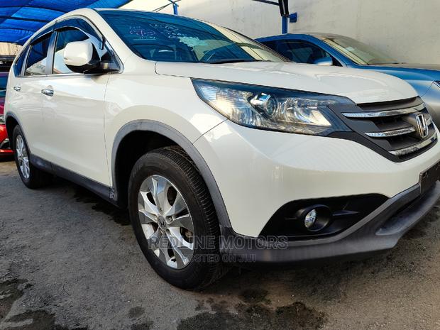 Used 2016 Honda CRV White - Spacious and Luxurious SUV