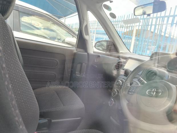Toyota Spade 2015 Brown