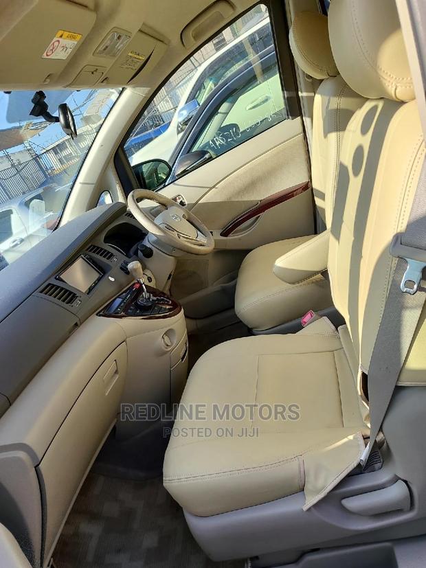 2016 Toyota ISIS 1.8L G-edition 4WD Brown - Pre-owned Luxury