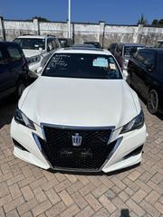 White Toyota Crown 2016 - High-Quality Sedan for Sale for sale