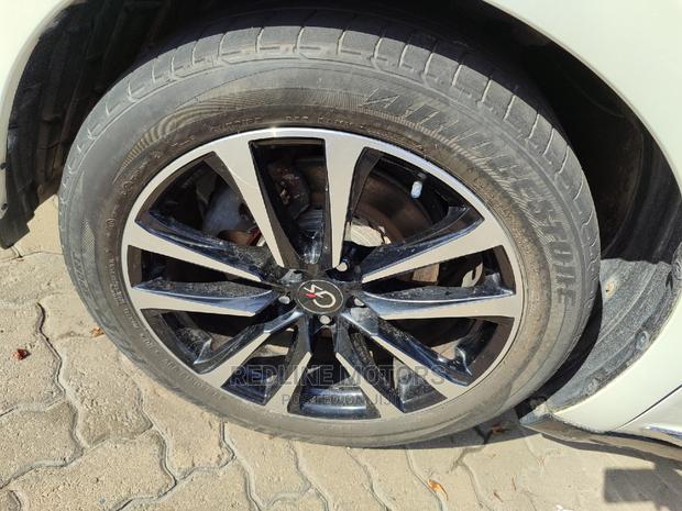 2017 Toyota Harrier 2.0 Turbo 4WD - White, High-Performance