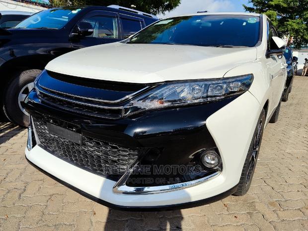 2017 Toyota Harrier 2.0 Turbo 4WD - White, High-Performance