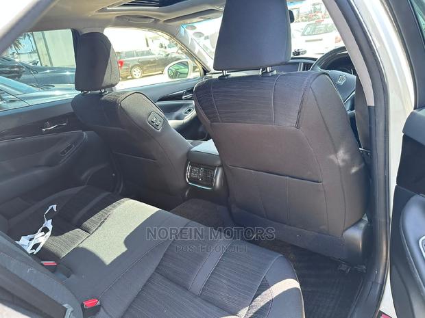 White Toyota Crown 2016 - High-Quality Sedan for Sale
