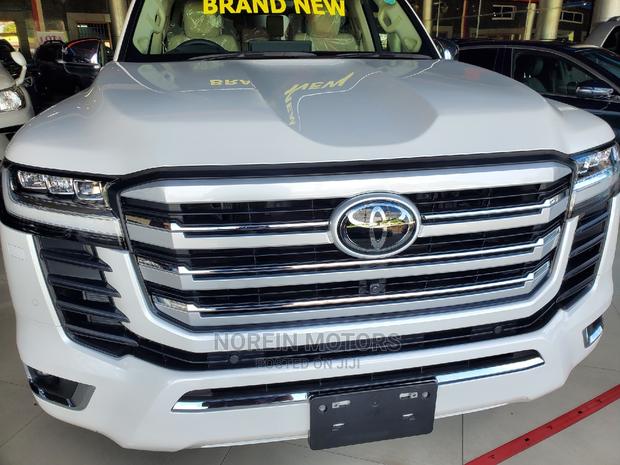 2023 Toyota Land Cruiser Off-White: Classic Adventure Vehicle