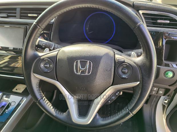 2016 White Honda Fit Shuttle 2WD 1.5L Hybrid