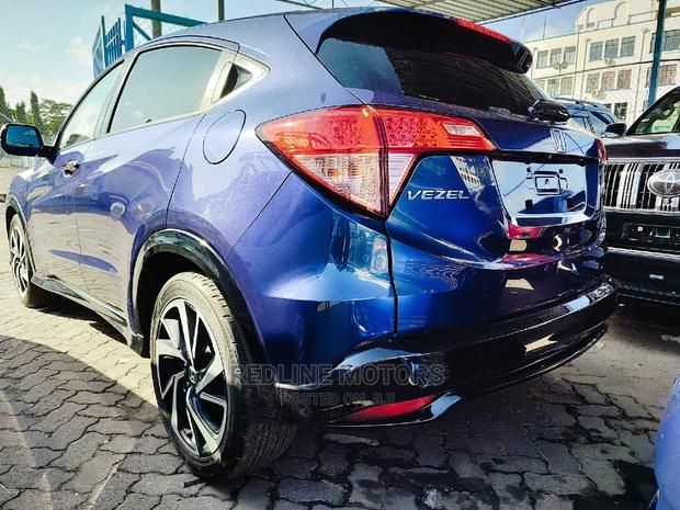 Honda Vezel 2016 Blue - Luxury at an Affordable Price!