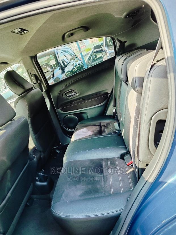 Honda Vezel 2016 Blue - Luxury at an Affordable Price!