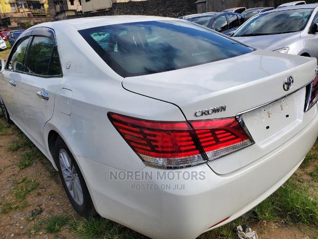 Pre-Owned 2016 Toyota Crown - Stylish and Reliable