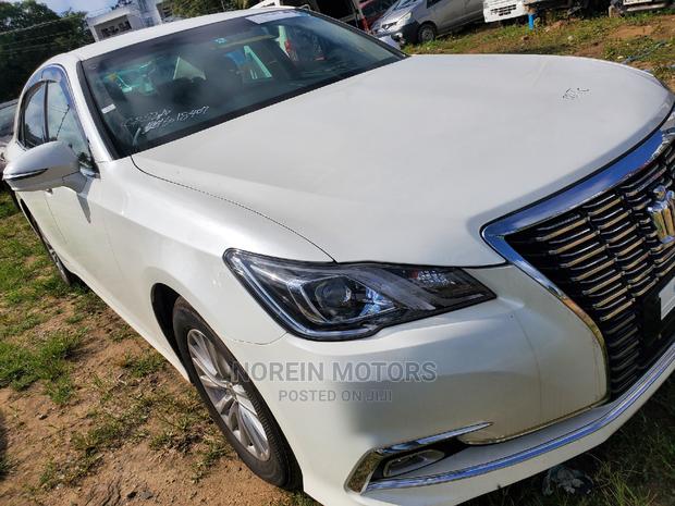 Pre-Owned 2016 Toyota Crown - Stylish and Reliable