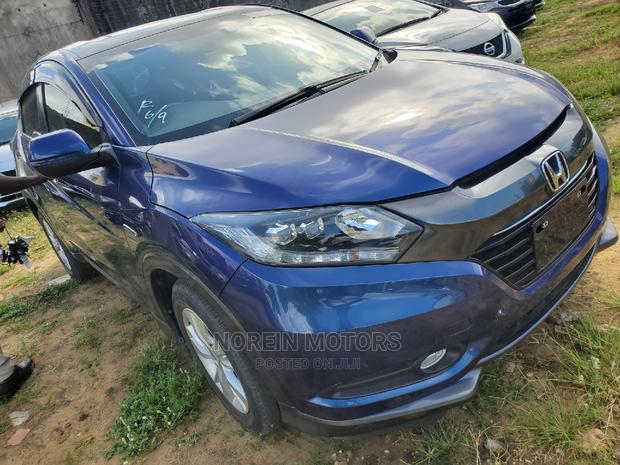Compact SUV Honda Vezel 2016 Blue - Affordable and Stylish