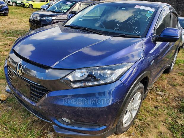 Compact SUV Honda Vezel 2016 Blue - Affordable and Stylish