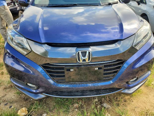 Compact SUV Honda Vezel 2016 Blue - Affordable and Stylish