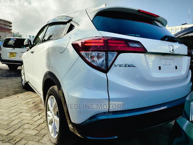 Used 2016 Honda Vezel 4WD 1.5L Pearl - Quality Assured