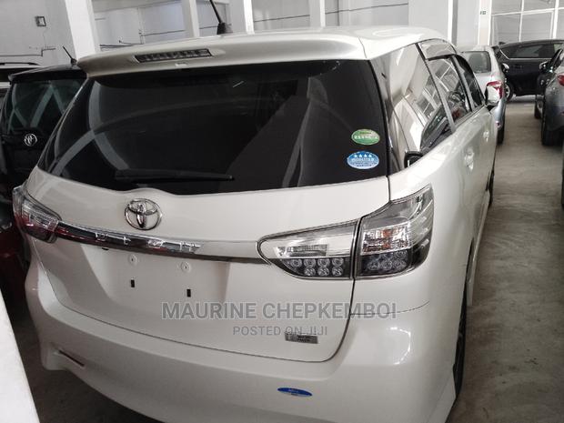 Toyota Wish 2016 White
