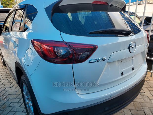 Off-white Mazda CX-5 2016: Premium Variant