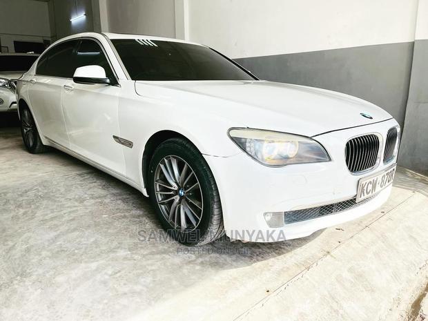 Experience a luxurious ride in the 2013 BMW 7 Series 740Li xDrive Pearl