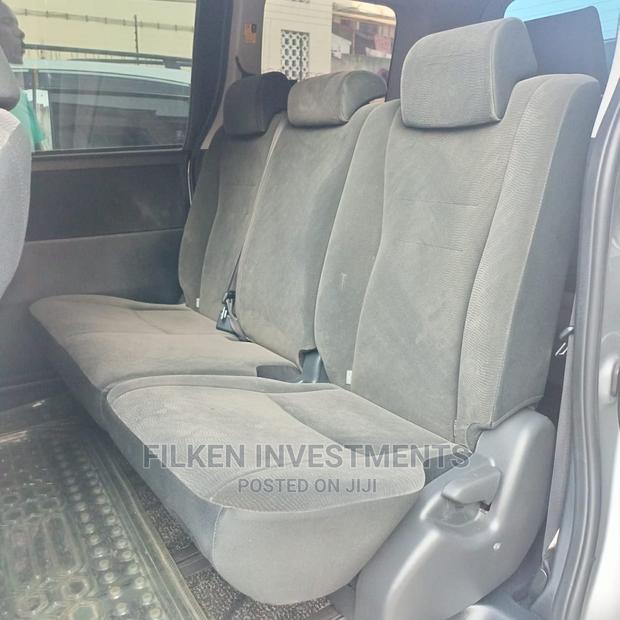 2012 Silver Toyota Noah 2.0 143hp 8-Passenger FWD