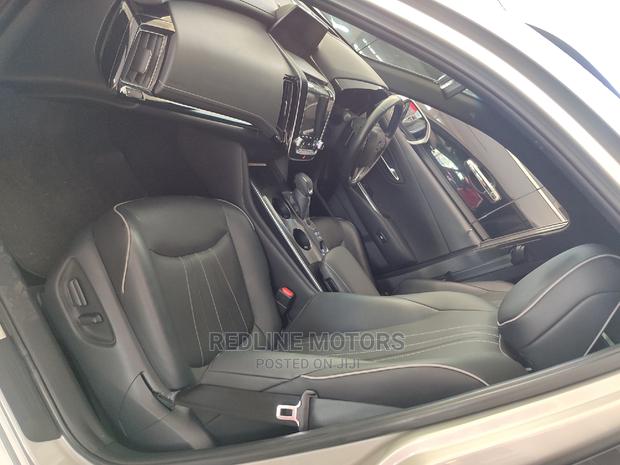 2017 Toyota Crown Silver - Comfortable Sedan