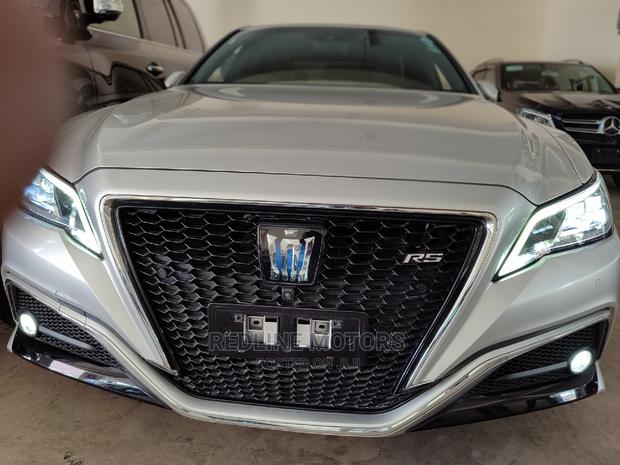 2017 Toyota Crown Silver - Comfortable Sedan