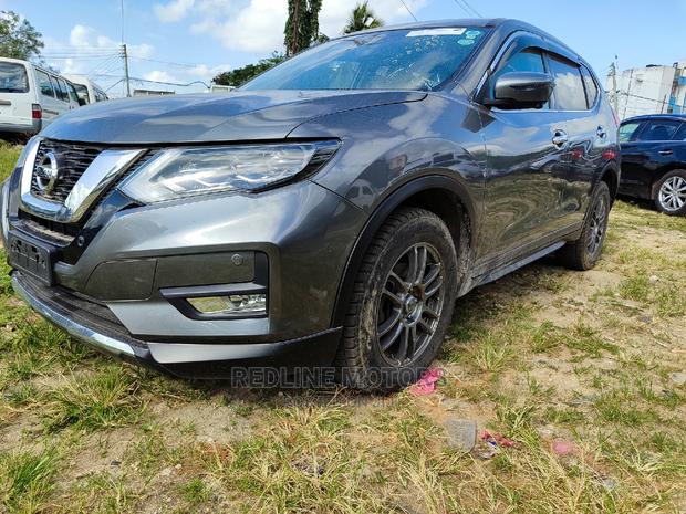 Gray Nissan X-Trail 2.0 Petrol FWD 2016 - Quality Used Vehicle