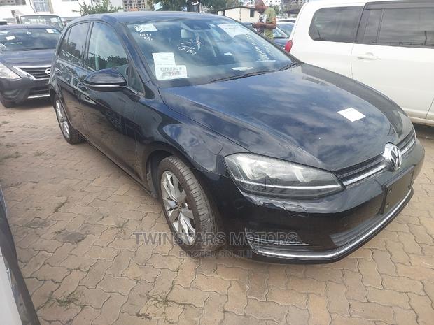 2017 Volkswagen Golf TSI SE: Black 4-Door, FWD Hatchback