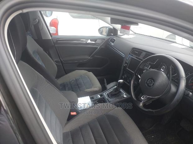 2017 Volkswagen Golf TSI SE: Black 4-Door, FWD Hatchback